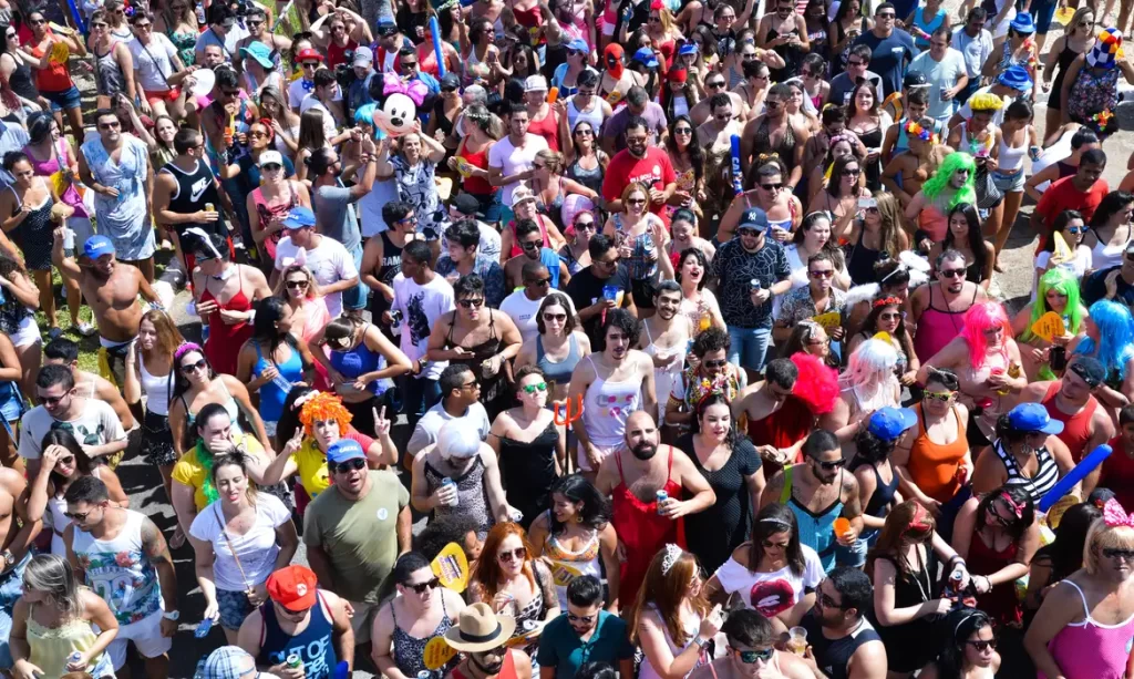 Carnaval aquece mercado dos pequenos negócios