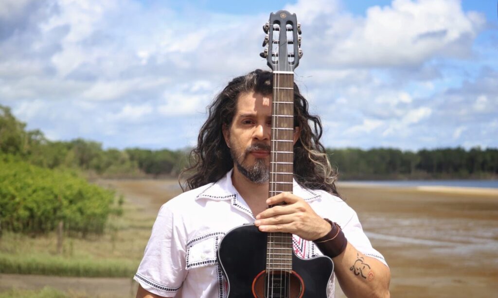Eduardo Du Norte homenageia Nilson Chaves, no Teatro Gasômetro