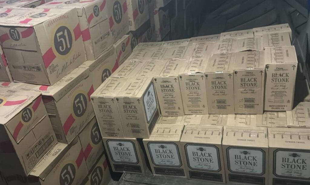 Sefa apreende 8.400 garrafas de aguardente em Santarém 