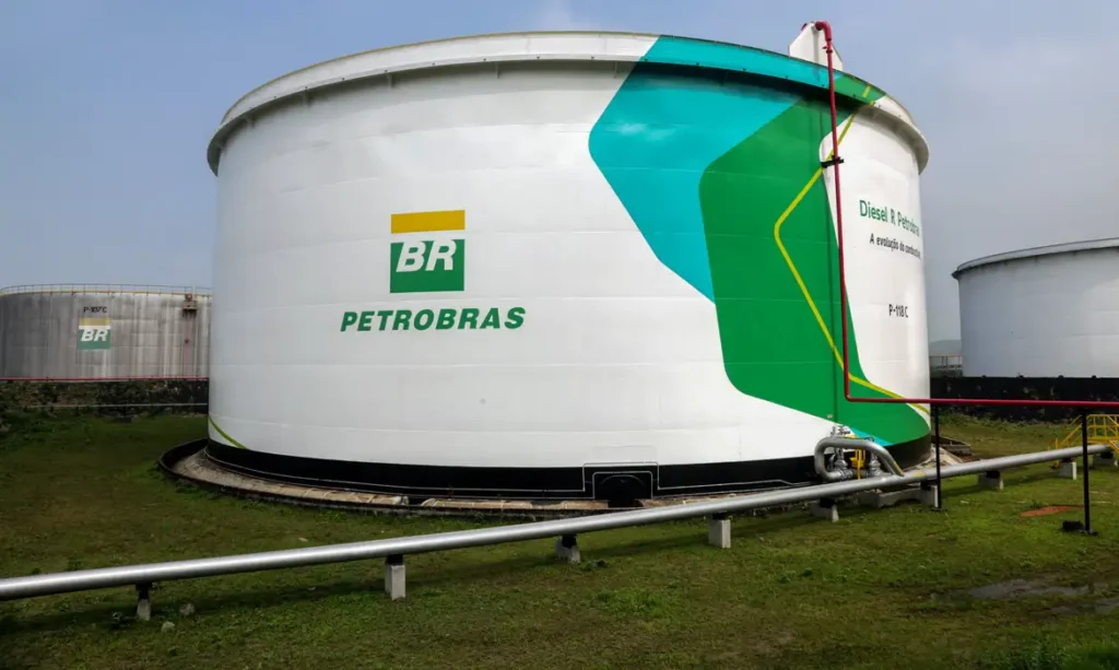 Petrobras e Vale firmam acordo para uso de diesel renovável