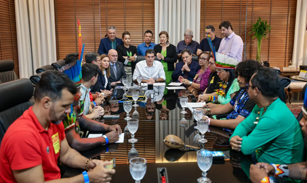 Governo do Pará, Sintepp e lideranças indígenas firmam acordo para encerrar manifestações