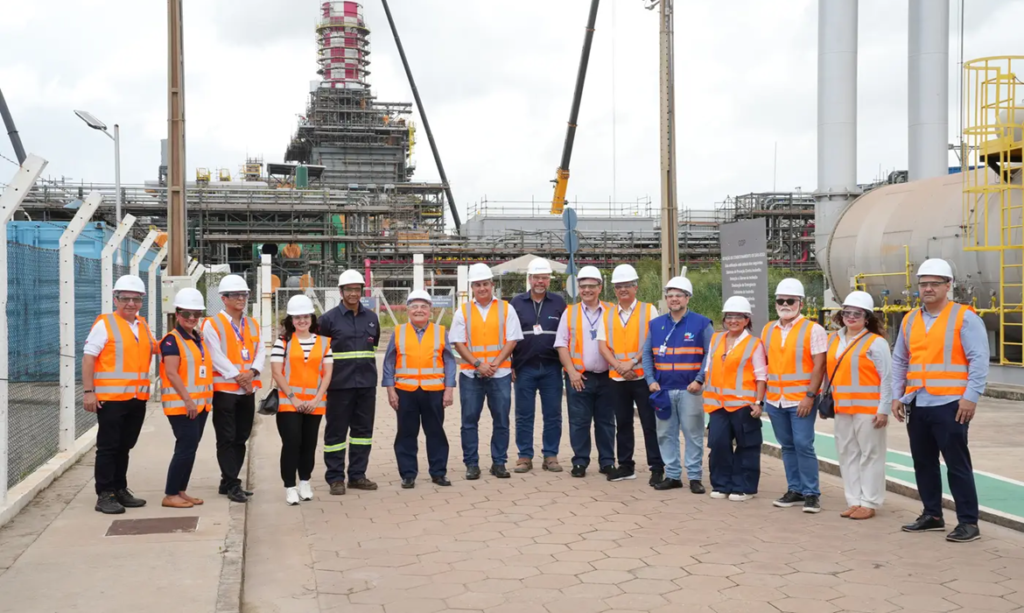 Gás Natural: comitiva da Arcon visita parque energético de Barcarena e conhece obras