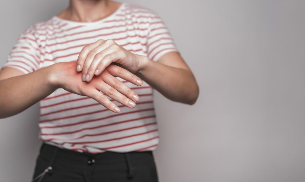 Esforço repetitivo nas mãos pode causar inflamação muscular