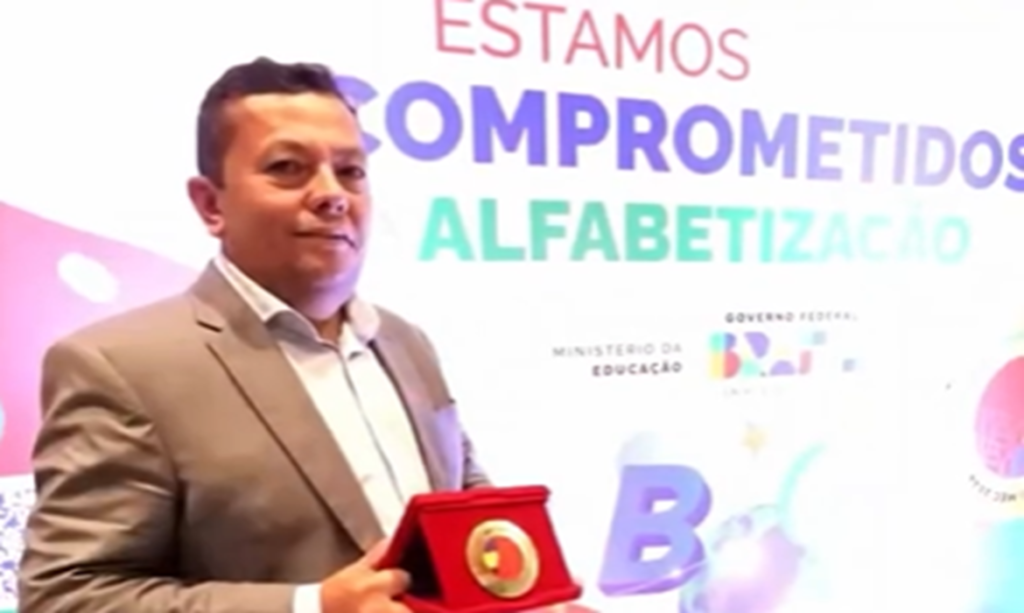 Prefeito de Portel participa da cerimônia do Selo Nacional do Compromisso com a Alfabetização