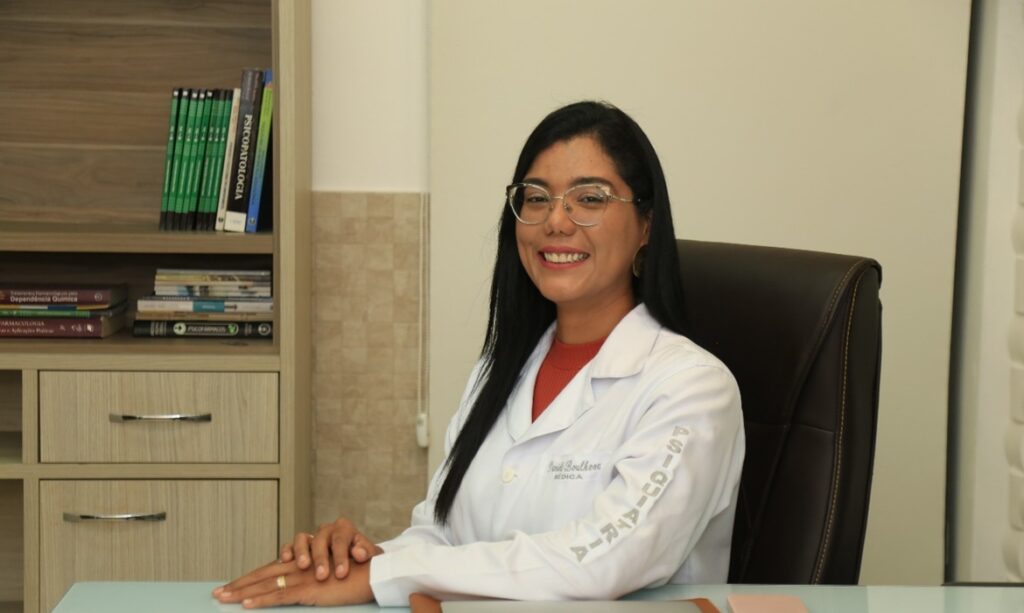 Fevereiro Roxo: Psiquiatra ressalta sobre os desafios emocionais e a importância do suporte psicológico para pacientes