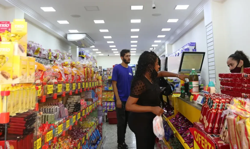 Pequenos negócios apostam em propaganda digital para impulsionar vendas, aponta pesquisa do Sebrae