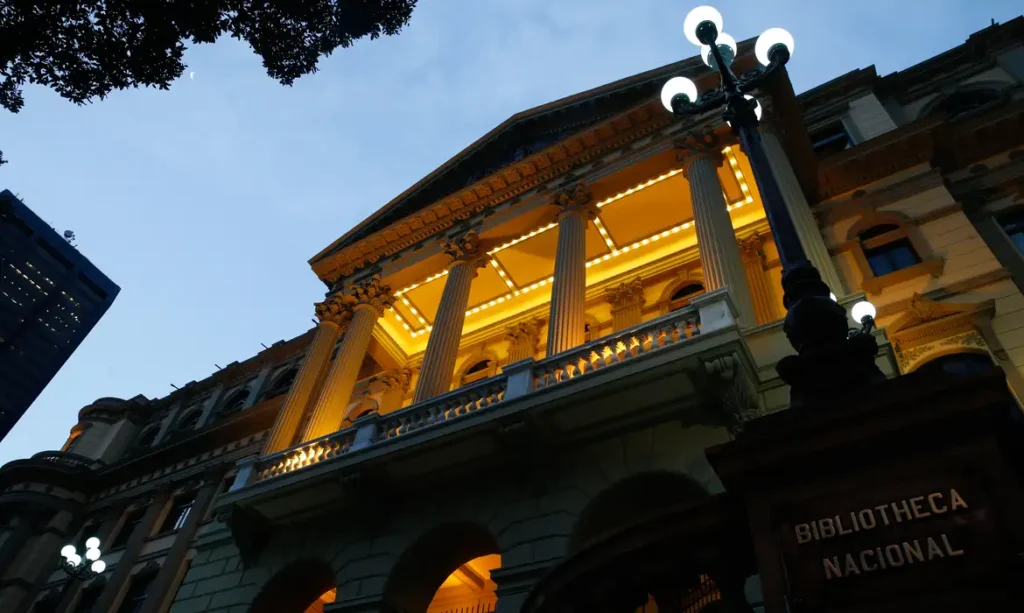 Biblioteca Nacional lança livros que contam sua história e a do Brasil