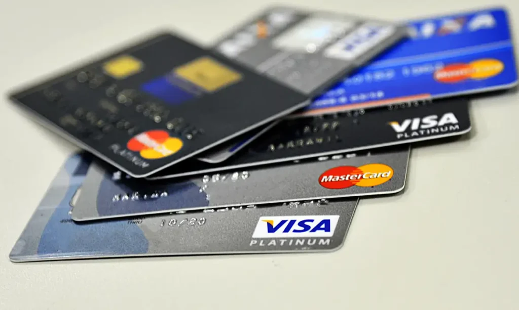 Metade dos brasileiros sofreu fraude em 2024, diz Serasa Experian