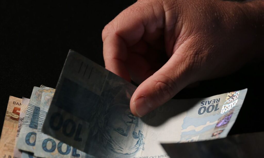 Governo Central tem déficit primário de R$ 31,7 bilhões em fevereiro