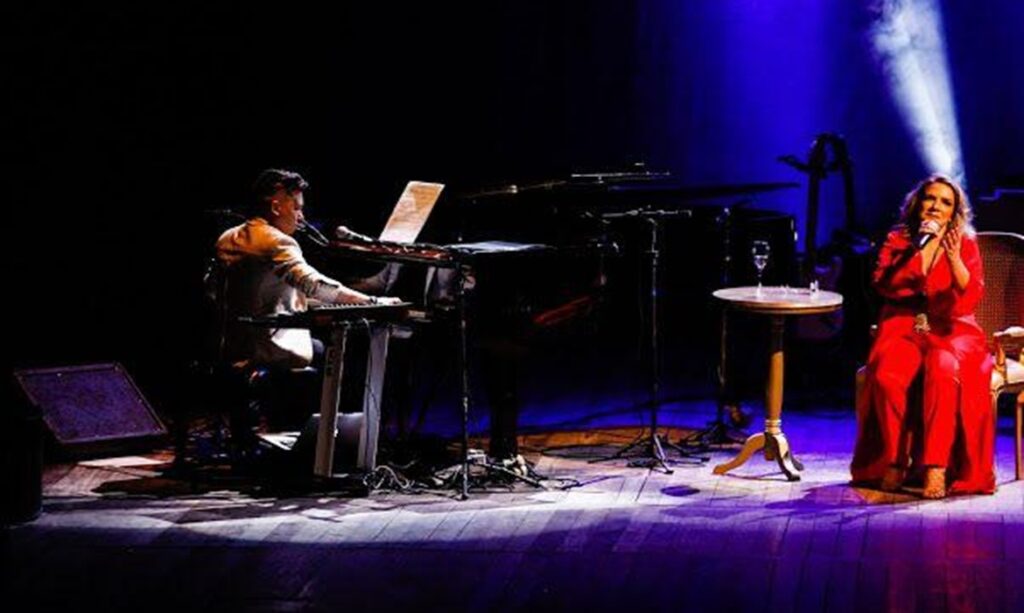 Lucinnha Bastos celebra o universo feminino em show “Mulher” no Teatro do Sesi