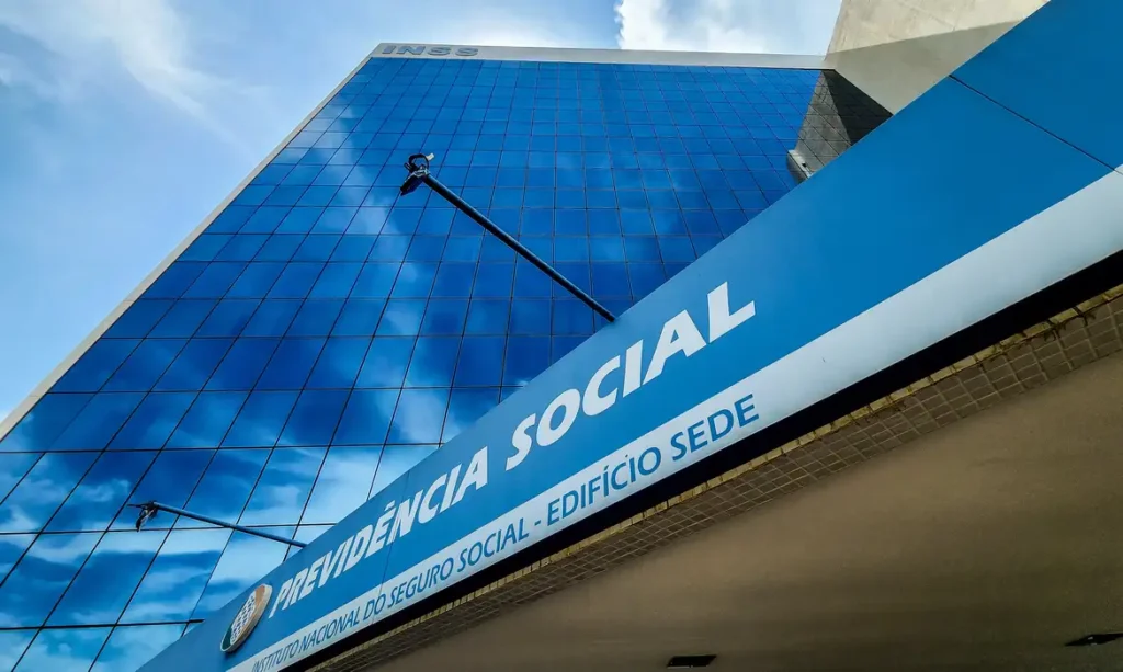 INSS disponibiliza canais para contestar descontos não autorizados em benefícios