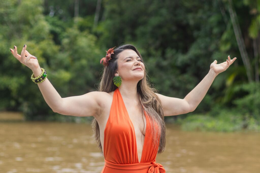 Liz Amazônia lança “Ela Sonha Alto”, terceiro single do projeto ‘Paráseuropa’