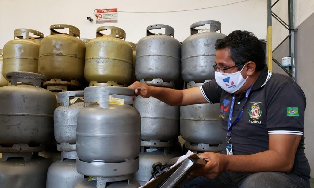 Preço do gás de cozinha dispara e pode chegar a R$ 150 no Pará