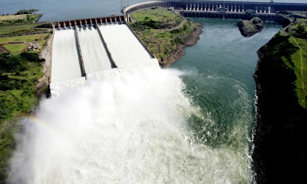 Itaipu celebra 51 anos como líder em energia limpa e inovação