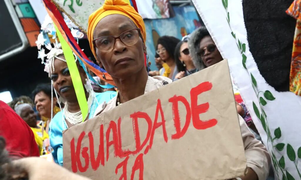 85% da população preta no Brasil relata ter sofrido discriminação racial, aponta pesquisa