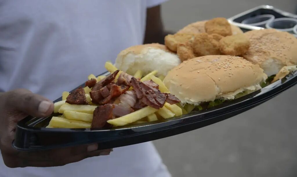 Obesidade pode atingir 1 em cada 4 adolescentes até 2030, alerta estudo global