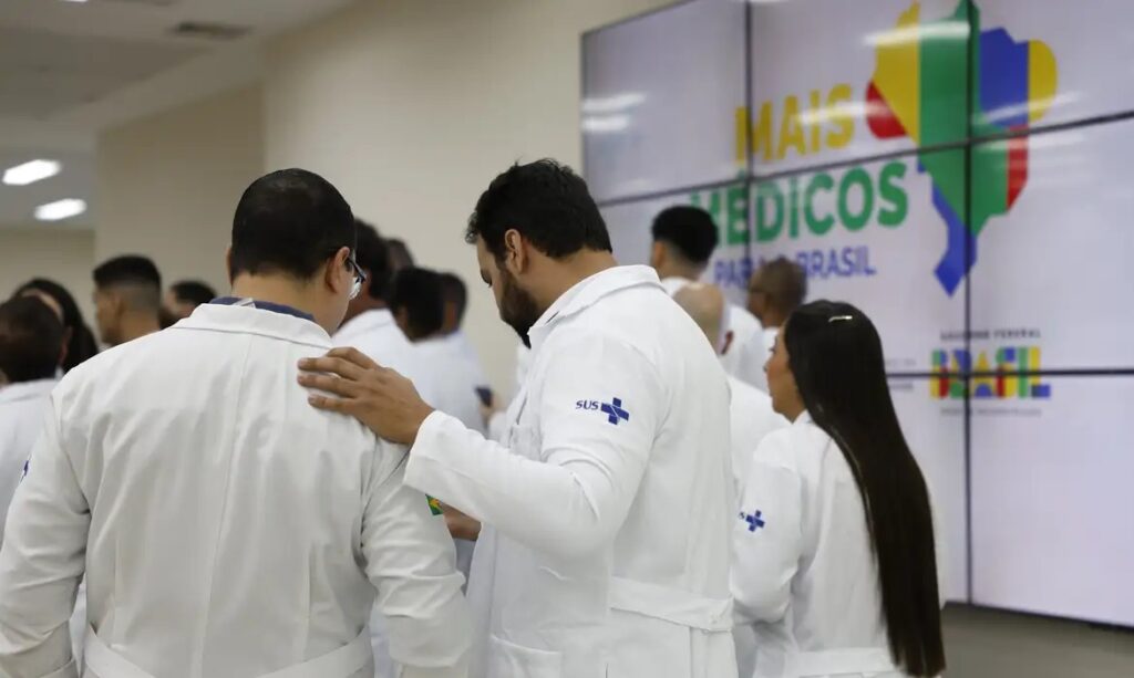 Mais Médicos oferece bolsas integrais para curso de medicina em nove cidades