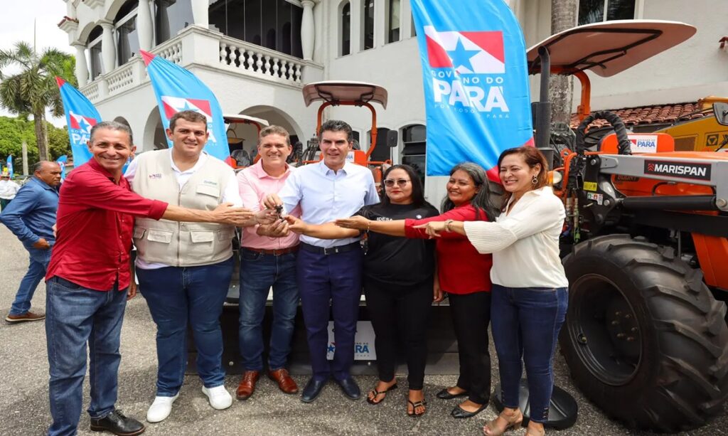 Governo do Estado entrega máquinas e equipamentos para impulsionar agricultura familiar no Pará