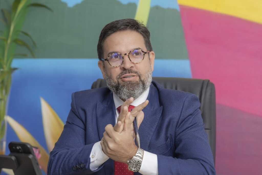 Diretor-superintendente do Sebrae no Pará integra comitiva da Prefeitura de Belém e apresenta a en-zone em roadshow sobre a COP30 em São Paulo 9 Diretor-superintendente do Sebrae no Pará integra comitiva da Prefeitura de Belém e apresenta a en-zone em roadshow sobre a COP30 em São Paulo