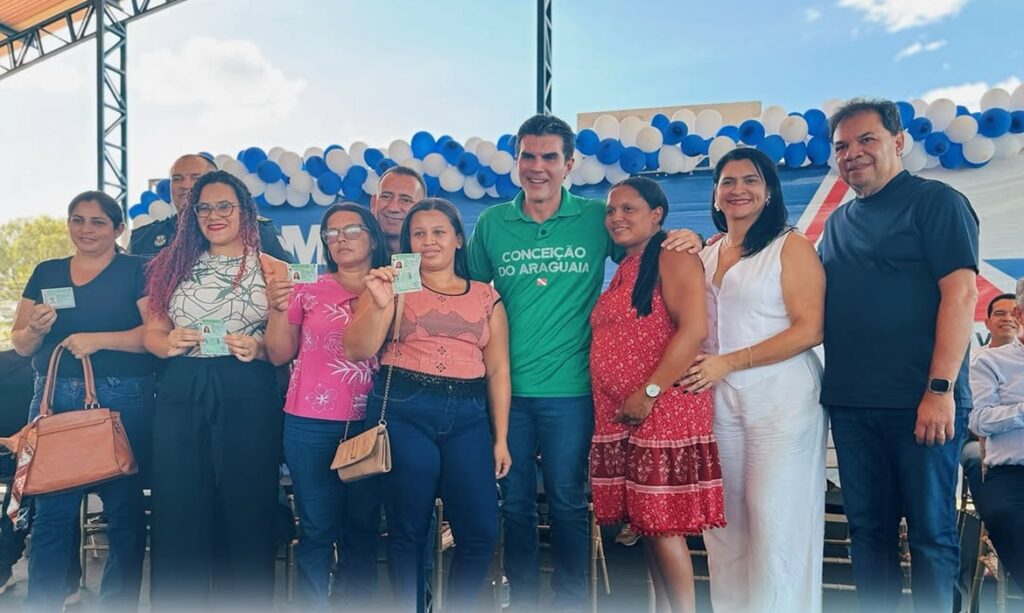 Chicão prestigia entrega de benefícios em Conceição do Araguaia