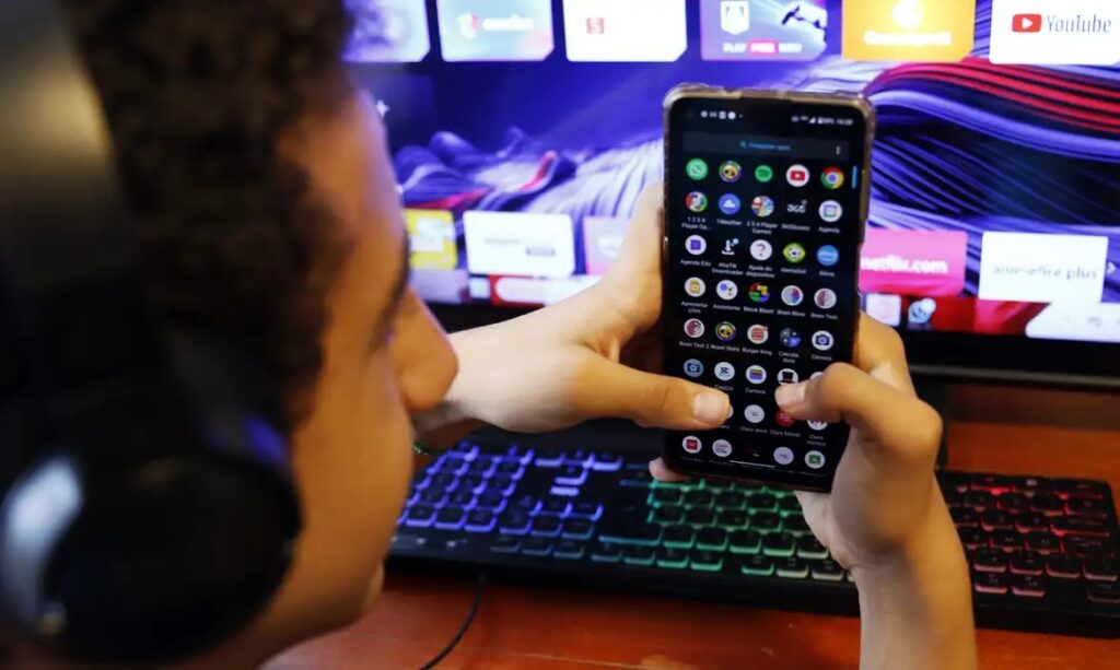 Consulta pública debate princípios para regulação de redes sociais no Brasil