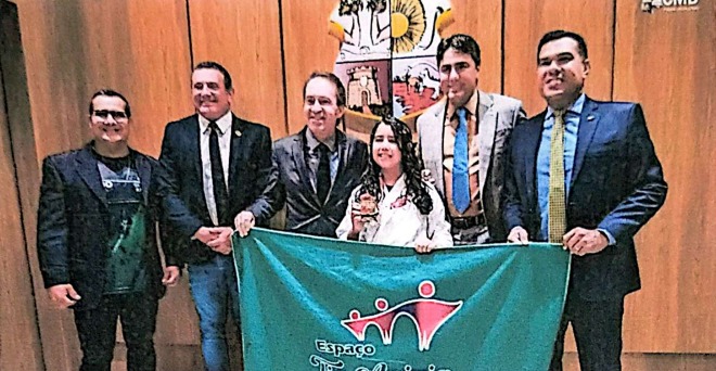 Jovem campeã paraense de karatê é homenageada na Câmara de Belém