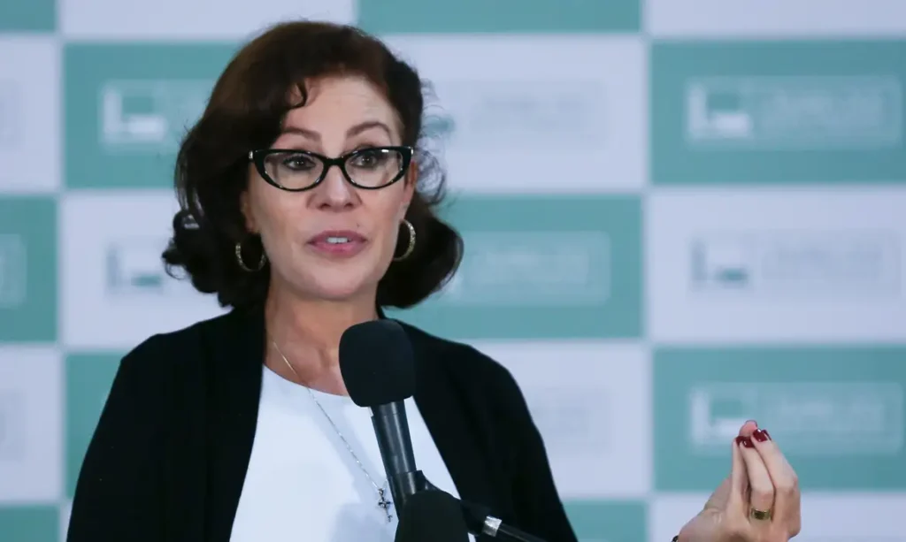 Ministro Alexandre de Moraes decreta prisão da deputada Carla Zambelli