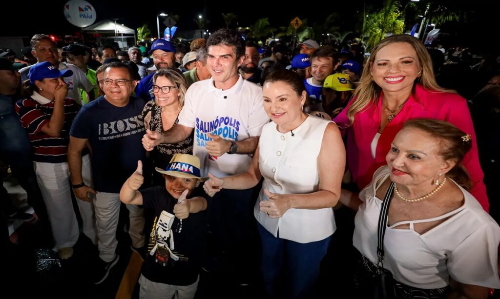 Helder entrega a segunda passarela da orla de Salinópolis