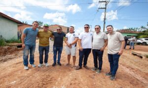 Renato Ogawa visita obras em andamento em Barcarena