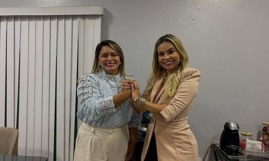 Prefeita Patrícia reúne com lideranças e firma parcerias