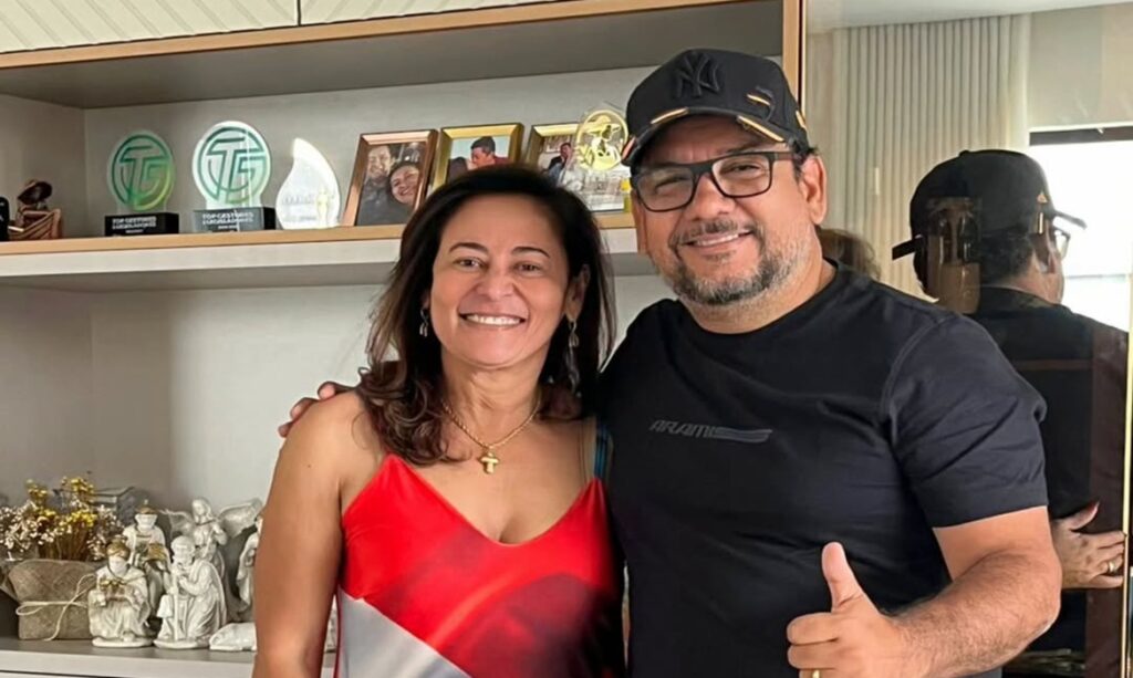 Dilvanda Faro recebe prefeito de Acará