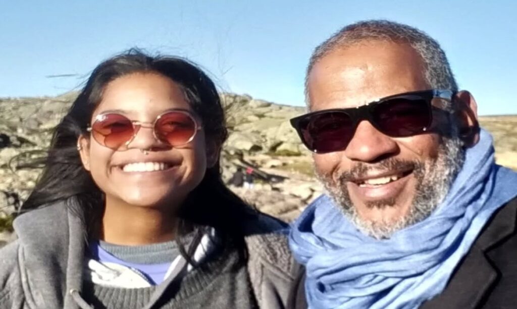 Pai de brasileira morta na Indonésia relata emoção ao abrir mochila da filha 35 dias após tragédia
