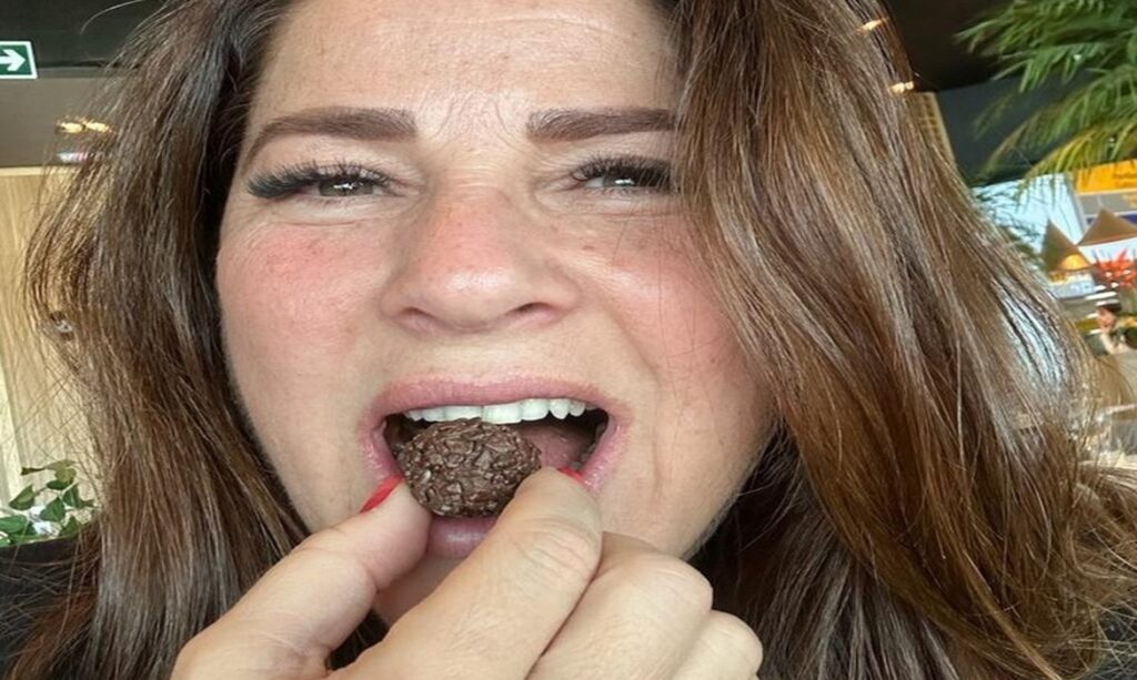 Bisneta da criadora do brigadeiro critica moda do "morango do amor" e defende legado familiar