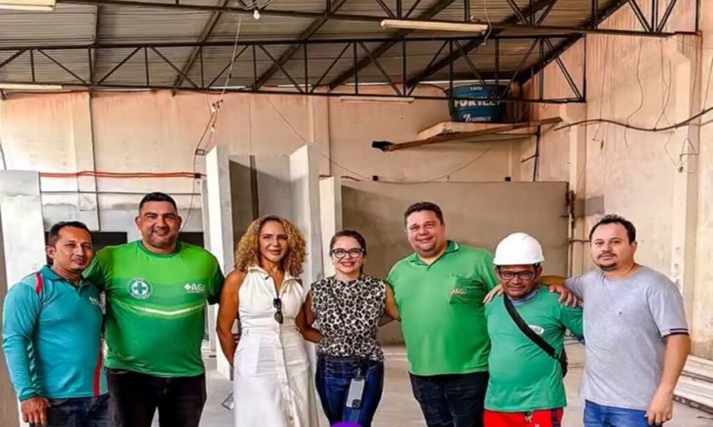 Adair Neves acompanha andamento de obra