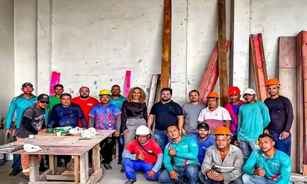 Adair Neves acompanha andamento de obra