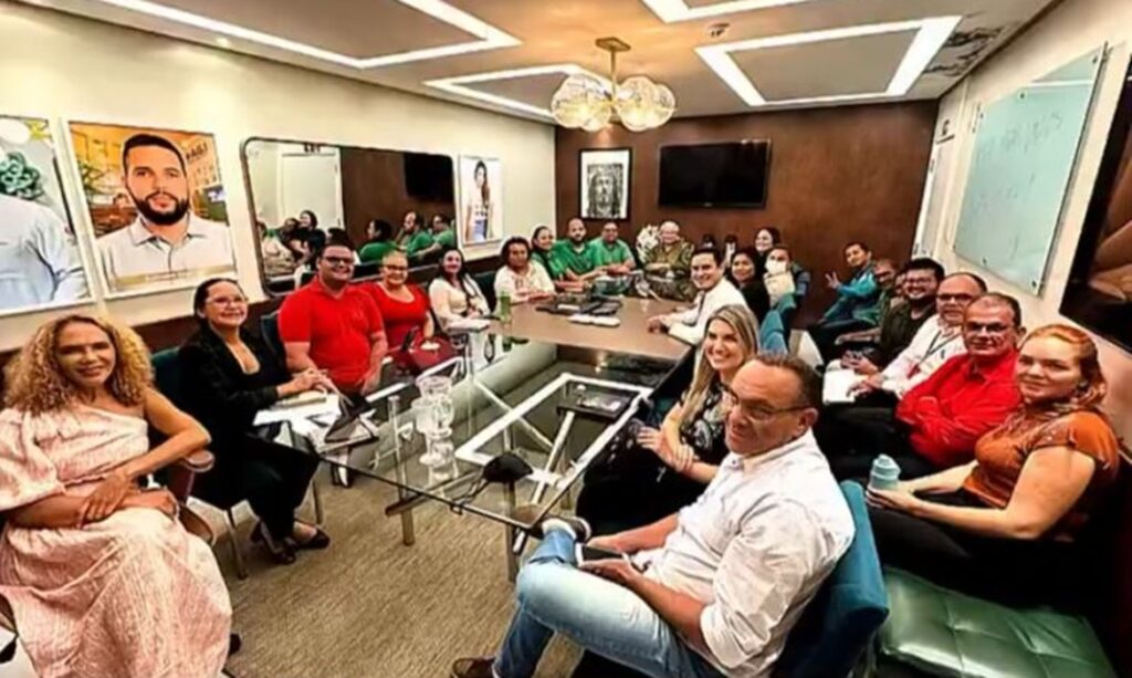 Adair Neves reúne coordenação da AGJ para alinhamento
