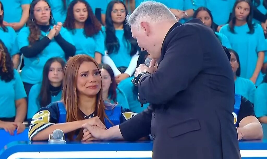 Lexa se emociona ao receber bênção de padre Marcelo Rossi após perder filha 1 Lexa se emociona ao receber bênção de padre Marcelo Rossi após perder filha