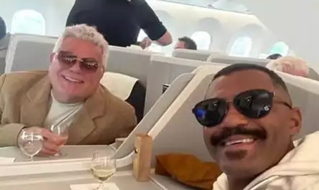 Milton Cunha e namorado viajam de primeira classe para apresentação na Alemanha