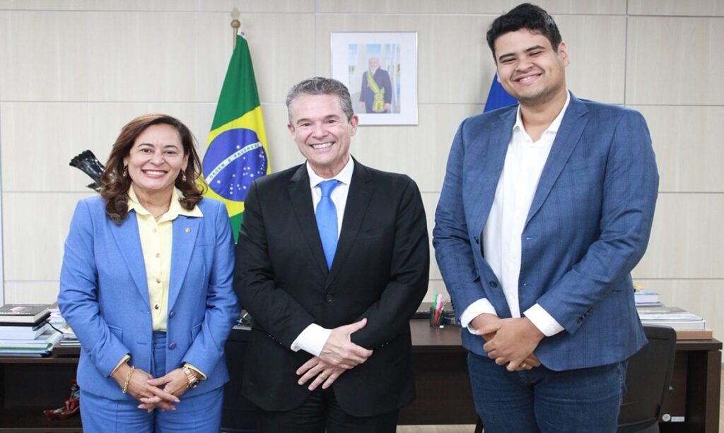 Dilvanda Faro discute fortalecimento da pesca artesanal no Pará com ministro