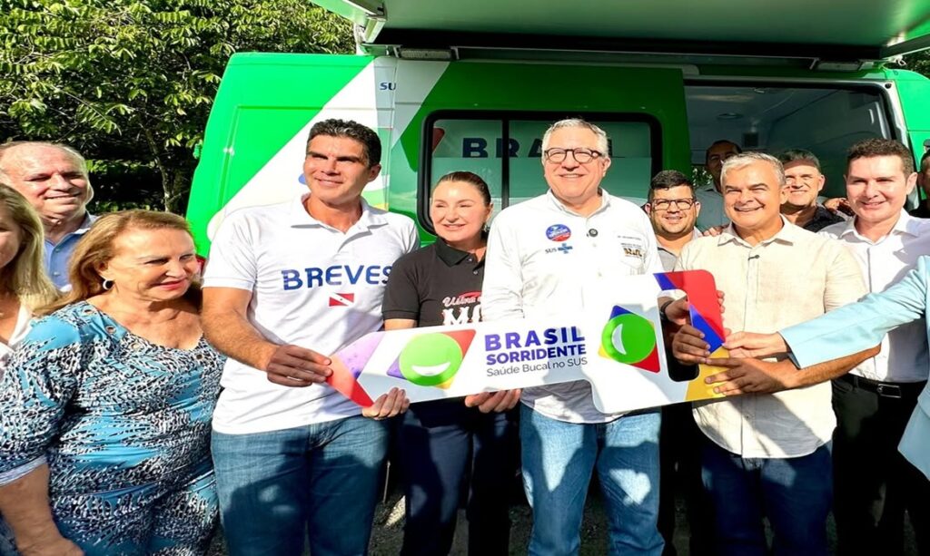 Elcione participa da inauguração de novos serviços especializados no Pará