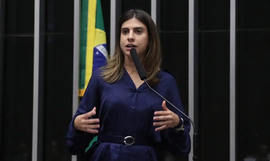 Deputada Camila Jara fica de fora de lista de denúncias por suposta agressão a Nikolas Ferreira 1 Deputada Camila Jara fica de fora de lista de denúncias por suposta agressão a Nikolas Ferreira