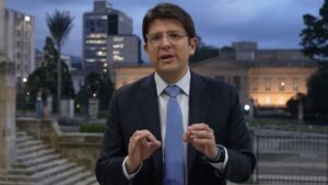 Senador e pré-candidato presidencial Miguel Uribe morre após atentado na Colômbia