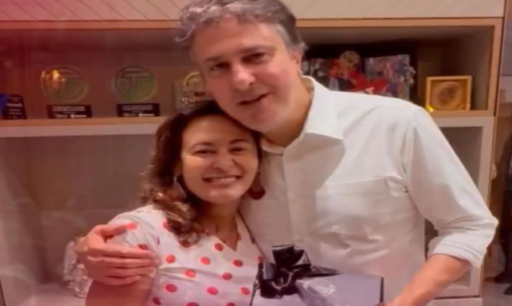 Dilvanda Faro e Ministro da Educação anunciam investimentos do PAC para educação em 144 municípios do Pará 6 Dilvanda Faro e Ministro da Educação anunciam investimentos do PAC para educação em 144 municípios do Pará