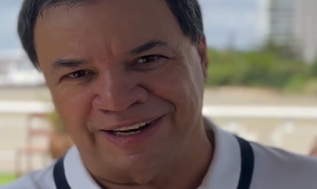 Chicão festeja entrega de praça para a comunidade de Miritituba