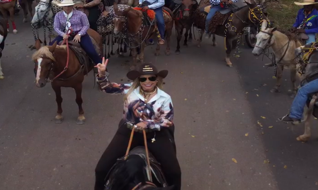 Prefeita Patrícia celebra cultura e acolhida em cavalgada em Santa Luzia do Pará