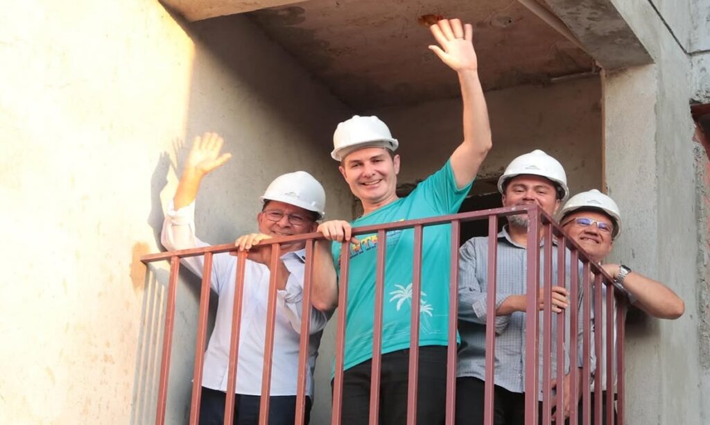 Zé Maria Tapajós e Jader Filho assinam contratos do Minha Casa Minha Vida Rural