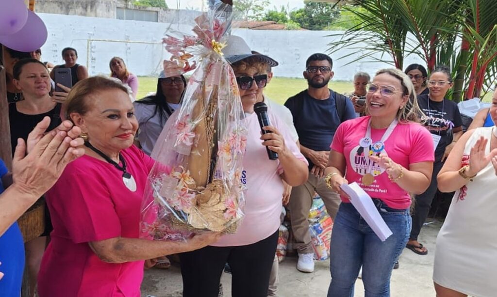 Elcione acompanha ação contra violência à mulher em Marituba