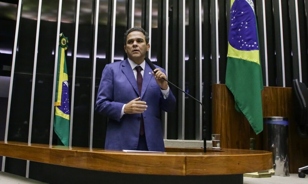 Priante lidera disputa por deputado federal em Monte Alegre, aponta pesquisa 1 Priante lidera disputa por deputado federal em Monte Alegre, aponta pesquisa