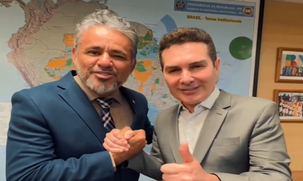 Ministro Jader Filho recebe deputado Eraldo Pimenta