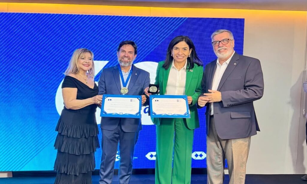 Rubens Magno recebe Jubileu de Diamante do Conselho Regional de Administração